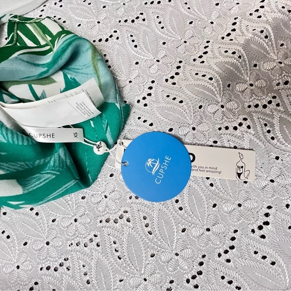 CUPSHE Women's Leafy Cutout Maxi Sleeveless Dress - Picture 9 of 11